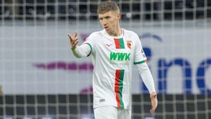 Kristijan Jakić cerca del Rcd Espanyol