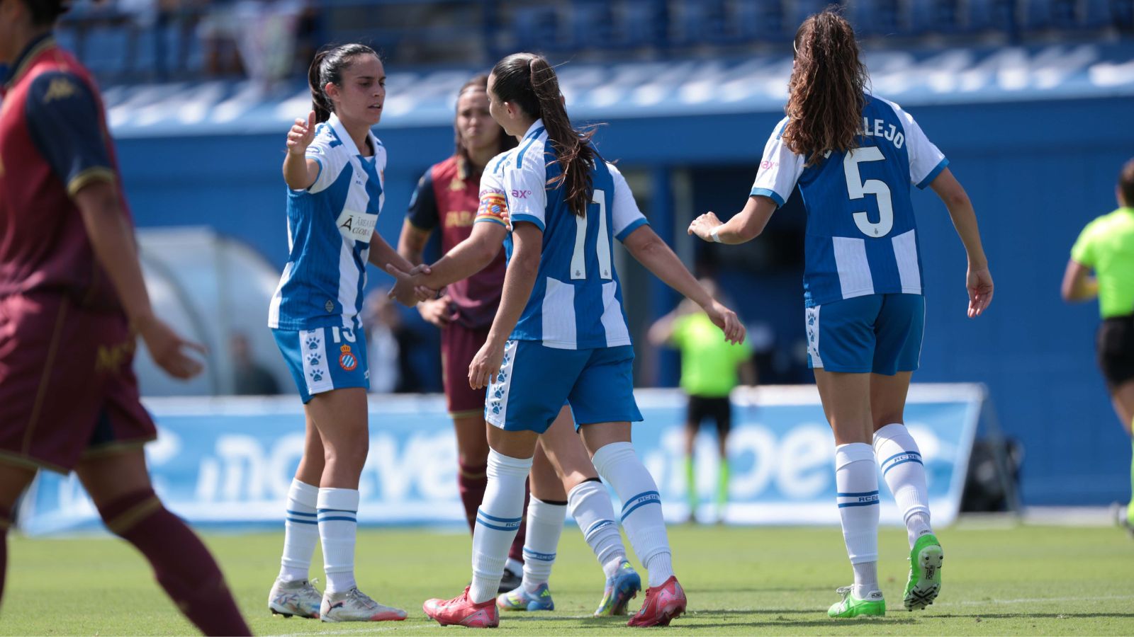 el Espanyol femenino celebra un gol frente al Depor. Foto: David Jimenez